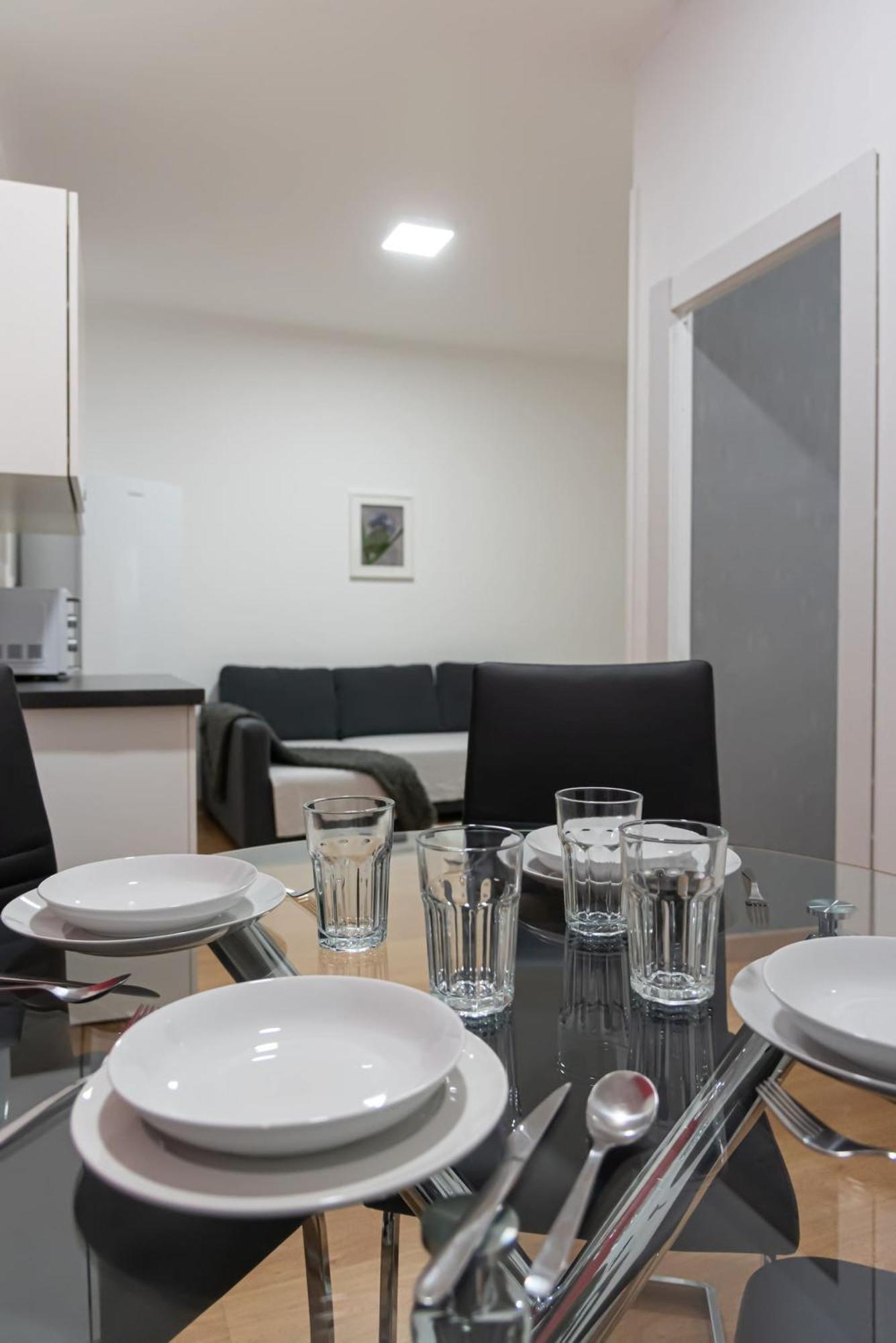 Apartamentos Day Madrid Luna Centro Gran Via Sol Malasana Екстер'єр фото